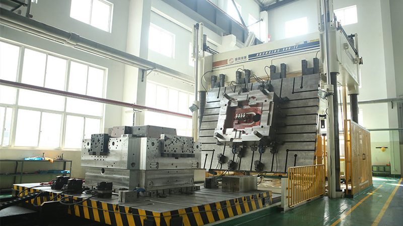 大型模具制造厂与模具厂的区别：从规模到工艺的深度解析