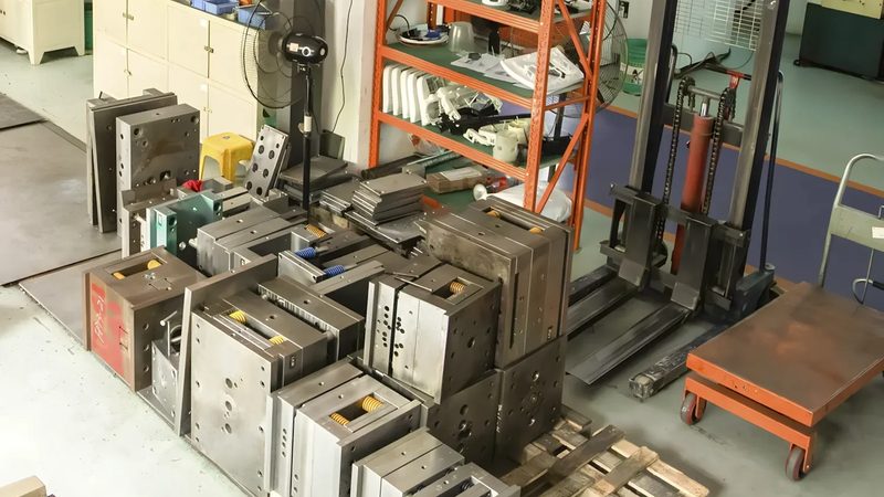 汽车连接器级进模：揭秘其制造工艺与选型要点