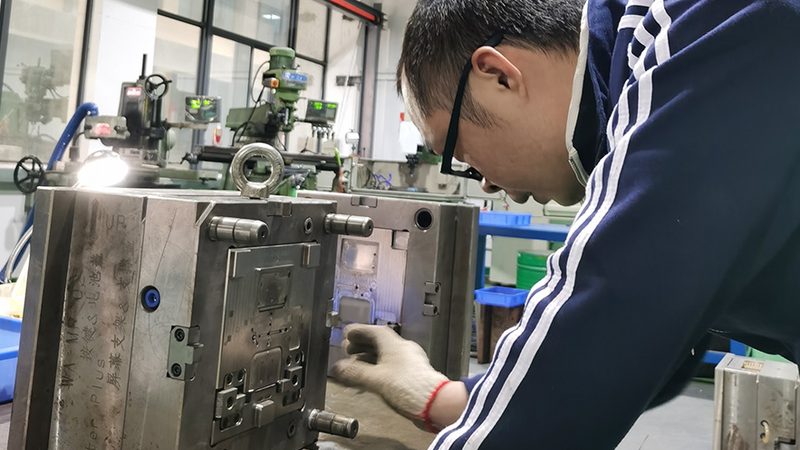家电外壳压铸模具选型的关键要素分析