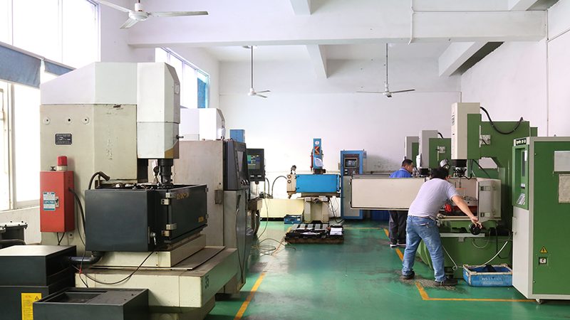 东莞压铸模具公司报价单：揭秘压铸模具成本构成**