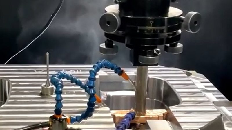 江苏精密模具加工设备供应商：揭秘高效生产的秘密武器**